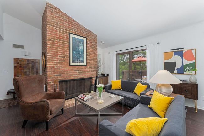 91 Glen Dr, Condo with 2 bedrooms, 2 bathrooms and null parking in Worthington OH | Image 9