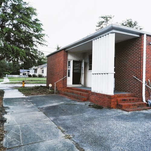 102 W Market St, Timmonsville, SC, 29161-1726 | Card Image