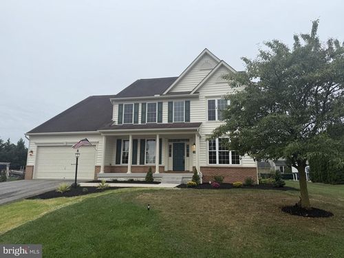 900 Joy Dr, GREENCASTLE, PA, 17225-9027 | Card Image