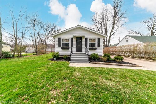 192 Sunset Rd, Avon Lake, OH, 44012-1746 | Card Image