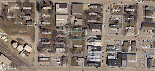 202 N Western St, Lake Mills, IA, 50450-1334 | Card Image