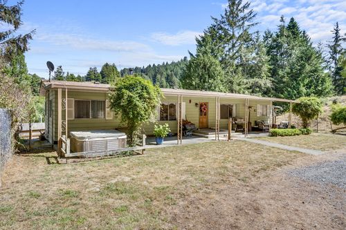 1750 Williams Creek Rd, Ferndale, CA, 95536-9793 | Card Image