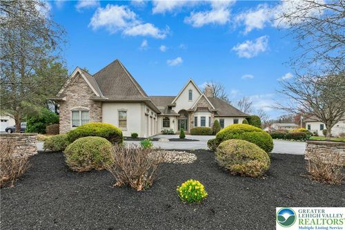 951 W Macada Rd, Bethlehem, PA, 18017-3024 | Card Image