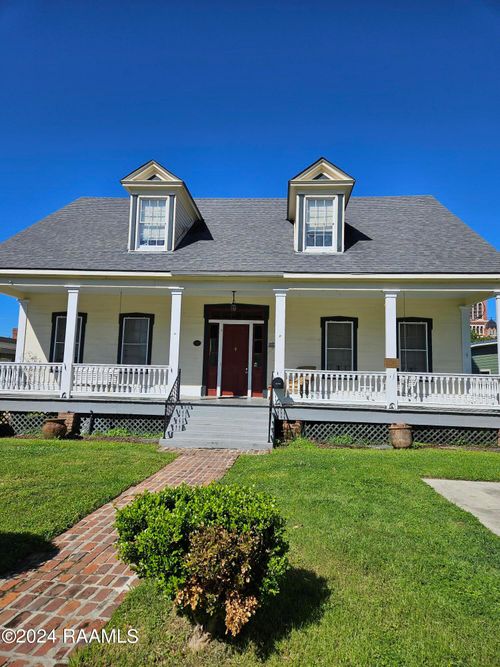 1012 S Washington St, Lafayette, LA, 70501-6718 | Card Image