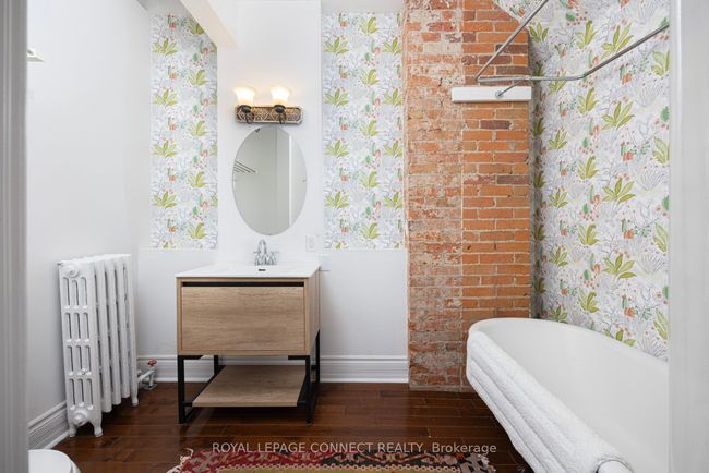 288 Sherbourne St, House attached with 9 bedrooms, 5 bathrooms and null parking in Toronto ON | Image 28
