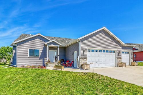 714 11th St Nw, Perham, MN, 56573-2825 | Card Image