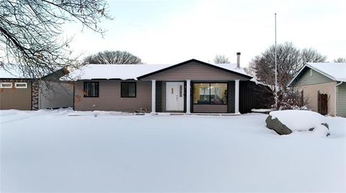 131 Bridgecrest Drive, Winnipeg, MB, R2C3S7 | Card Image