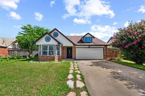 3253 Beavers Bend Trl, Grand Prairie, TX, 75052-7477 | Card Image
