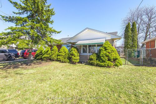 88 Golden Blvd E, Welland, ON, L3B1H7 | Card Image