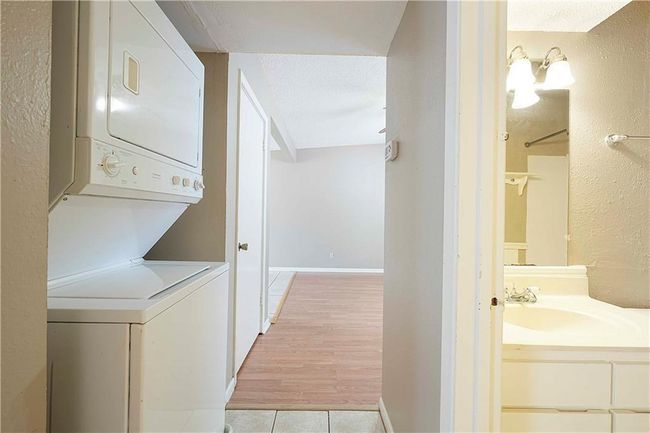 APT-209 - 2408 Longview St, Condo with 2 bedrooms, 1 bathrooms and 2 parking in Austin TX | Image 8