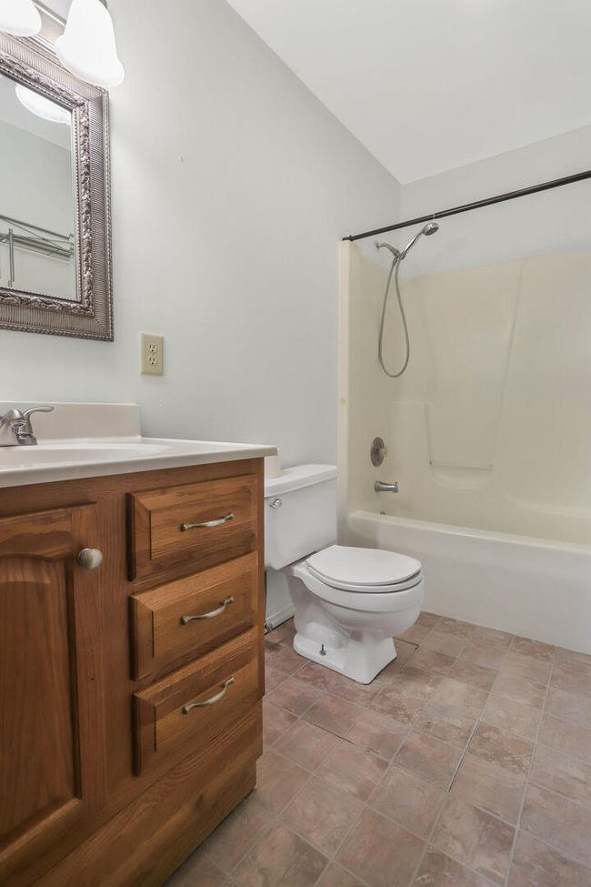 807 Country View Dr, Home with 3 bedrooms, 1 bathrooms and null parking in Philo IL | Image 21