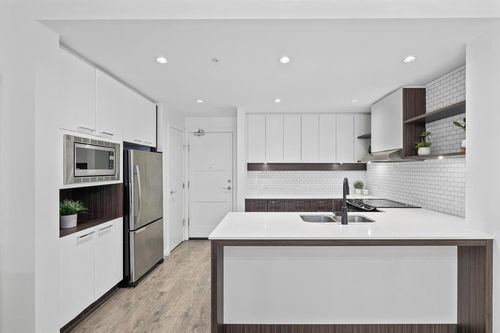 553 Foster Ave, Coquitlam, BC, V3J0B5 | Card Image