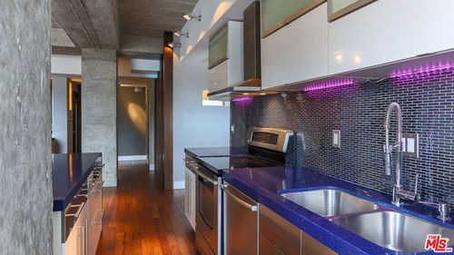 1112-7250 Franklin Ave, Los Angeles, CA, 90027-4659 | Card Image