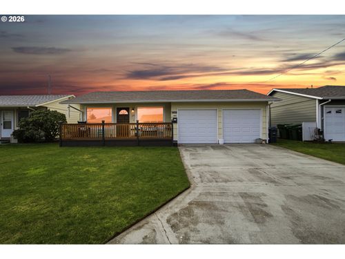 1237 Quinn Rd, Woodburn, OR, 97071-2513 | Card Image