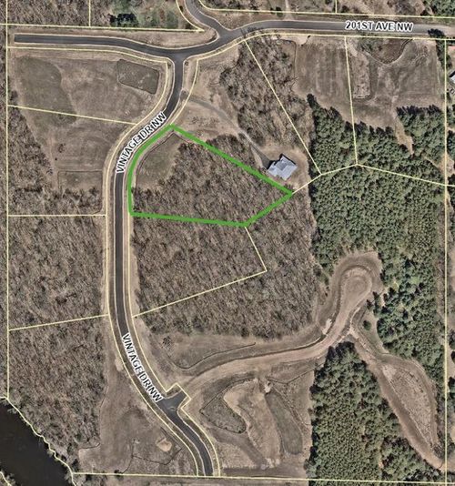 20041 Vintage Dr Nw, Anoka, MN, 55303-7717 | Card Image