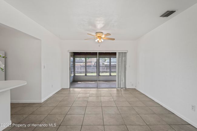 Living Room | Image 9