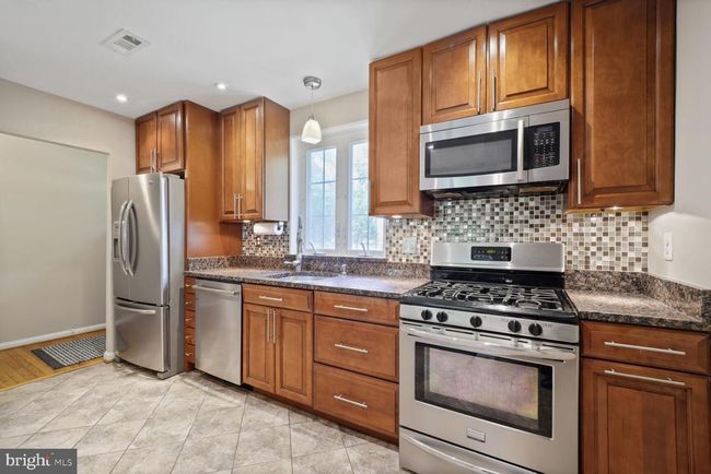 2923 Landover St, Townhouse with 3 bedrooms, 2 bathrooms and null parking in ALEXANDRIA VA | Image 6