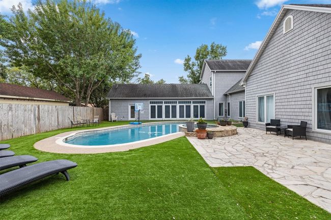305 S Madison St, House other with 6 bedrooms, 7 bathrooms and 4 parking in La Grange TX | Image 5