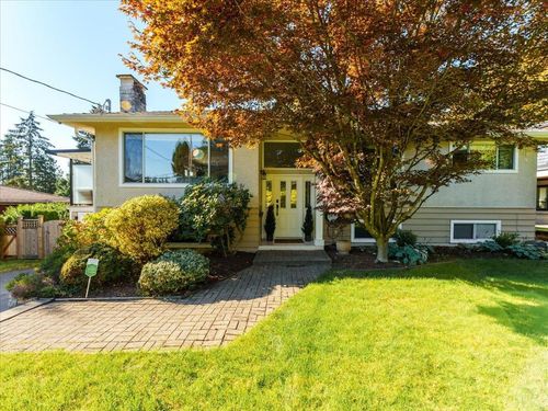 799 Plymouth Dr, North Vancouver, BC, V7H2H5 | Card Image