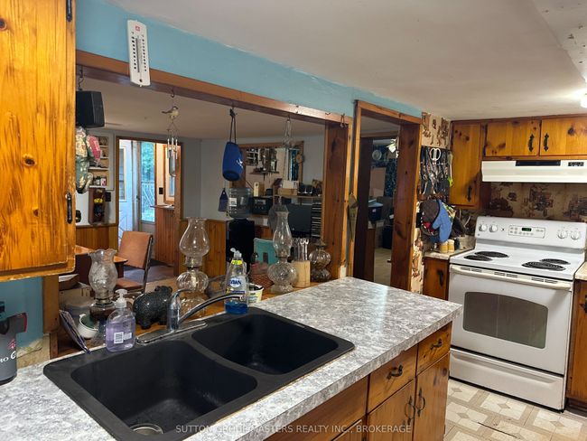 31 White Rd, House other with 4 bedrooms, 1 bathrooms and 4 parking in Godfrey ON | Image 12