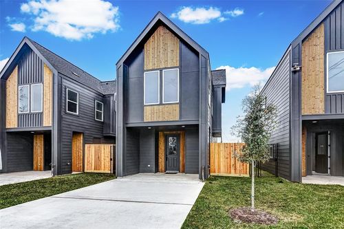 8020 Sunbury St, Houston, TX, 77028-4050 | Card Image