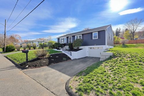 24 Cro Shee Ln, Leominster, MA, 01453-3935 | Card Image