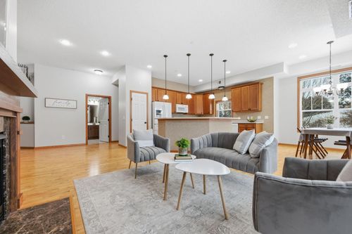 apt-104-1256 County Road D E, Maplewood, MN, 55109-6033 | Card Image