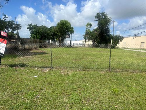 2002 Telephone Rd, Houston, TX, 77023-3749 | Card Image