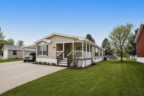 13749 Bluebell Ln, Cedar Springs, MI, 49319-8202 | Card Image