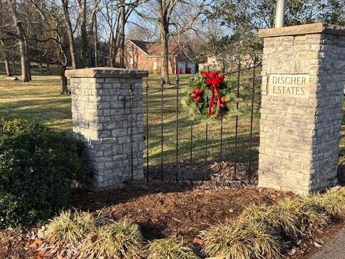 101 Deer Run, Frankfort, KY, 40601-5202 | Card Image