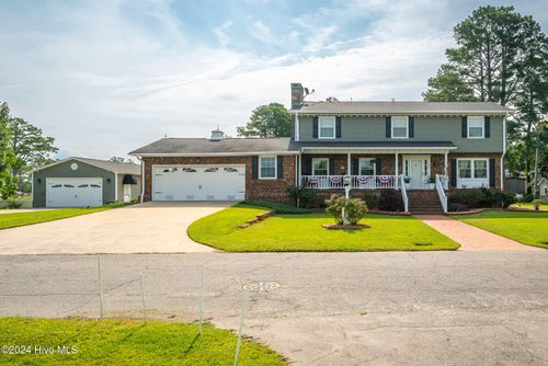 552 Lamont St, Belhaven, NC, 27810-1611 | Card Image