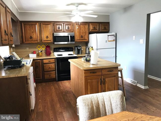 211 New Castle Dr, House other with 4 bedrooms, 3 bathrooms and null parking in Shillington PA | Image 12