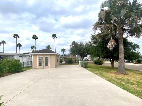 3906 Lark Dr, Mission, TX, 78572-4995 | Card Image