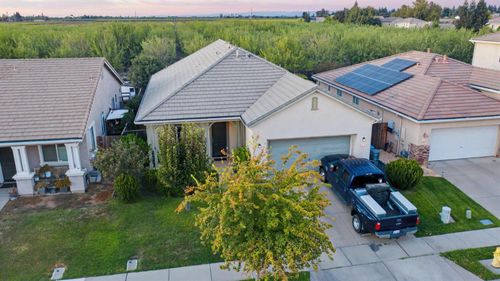 3701 Kim Way, Yuba City, CA, 95993-9127 | Card Image