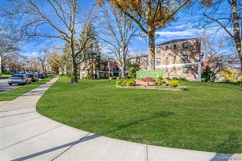 1g-8 Terrace Cir, Great Neck, NY, 11021-4132 | Card Image