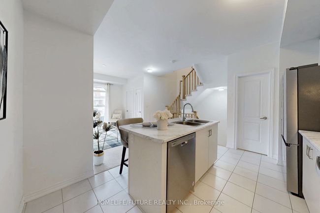 1106 Lockie Dr, House attached with 3 bedrooms, 3 bathrooms and 2 parking in Oshawa ON | Image 13