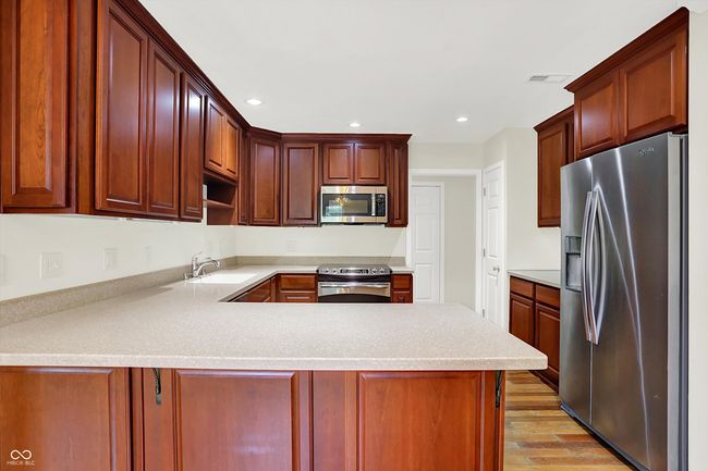 423 Bent Tree Ln, Condo with 2 bedrooms, 3 bathrooms and null parking in Indianapolis IN | Image 24