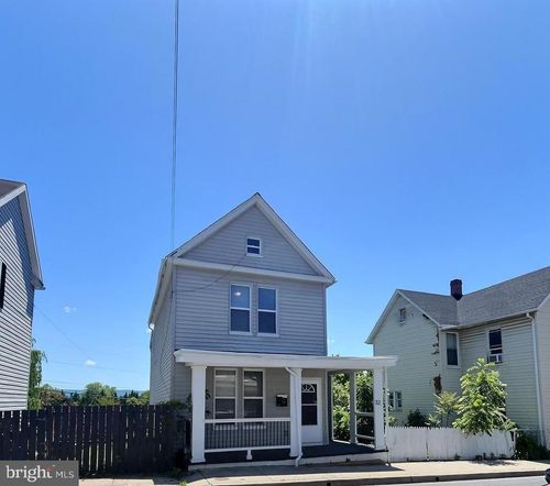 322 N Cannon Ave, HAGERSTOWN, MD, 21740-4018 | Card Image