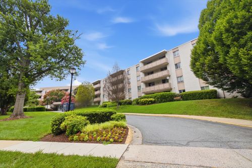 339-7501 Democracy Blvd, BETHESDA, MD, 20817-1276 | Card Image