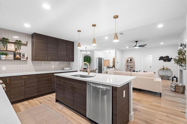 The kitchen has been thoughtfully design to be modern and functional | Image 9
