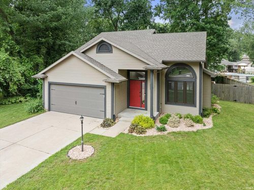 55855 Season Ct, Osceola, IN, 46561-9141 | Card Image