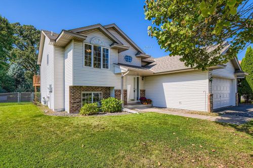 6215 Forest Boulevard Trl, Wyoming, MN, 55092-8439 | Card Image