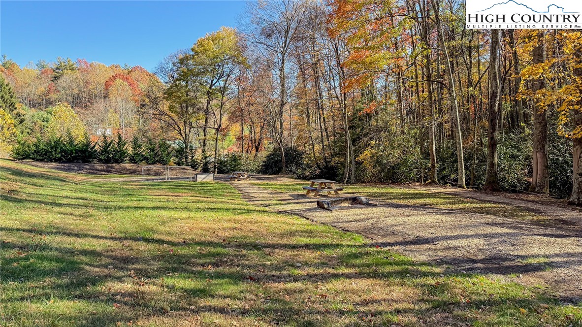 Land in Deep Gap 5