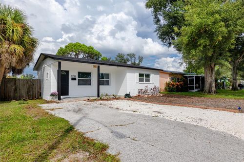 5735 Burlington Ave N, SAINT PETERSBURG, FL, 33710-7939 | Card Image