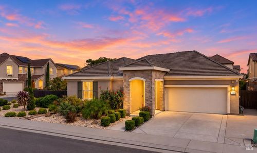 137 Clematis Street, Vacaville, CA, 95687 | Card Image
