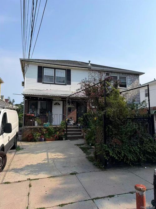 130-16 97th Ave, South Richmond Hill, NY, 11419 | Card Image