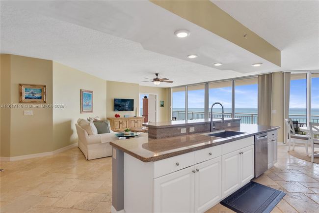 APT-7C - 3000 N Highway A1a, Condo with 3 bedrooms, 3 bathrooms and null parking in Hutchinson Island FL | Image 12