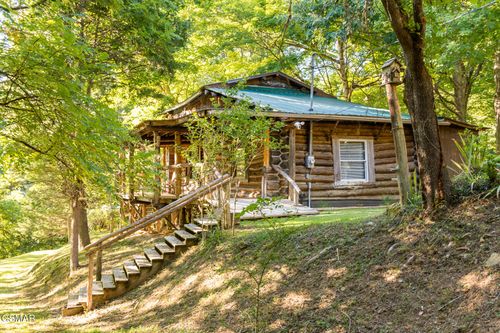 3530 Needles Way, Sevierville, TN, 37876-5824 | Card Image