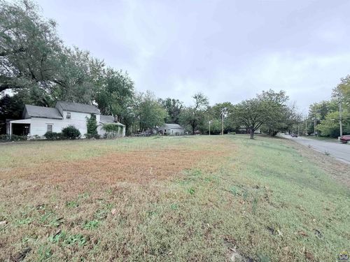 1304 Nw Van Buren St, Topeka, KS, 66608-1303 | Card Image