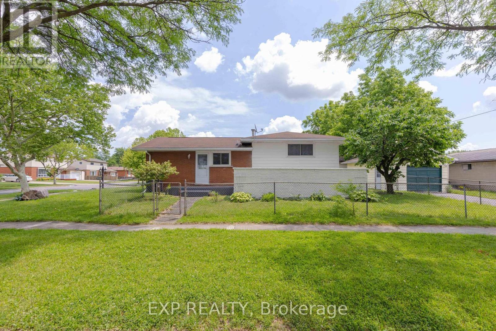 Residential in Niagara Falls (Arad/Fallsview) 4